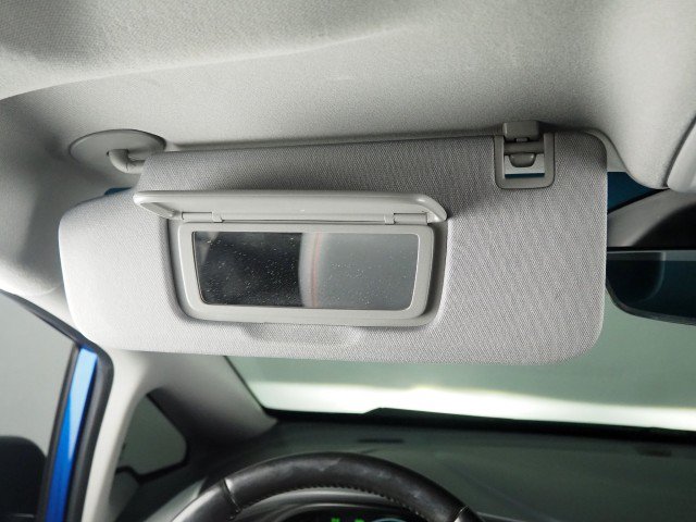 Used 2020 Chevrolet Bolt Premier w/ Infotainment Package FWD image 58