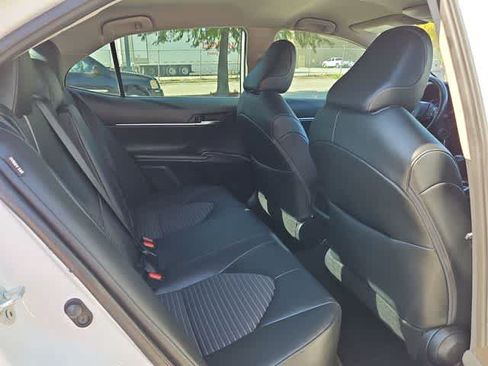 Used 2023 Toyota Camry SE FWD image 17
