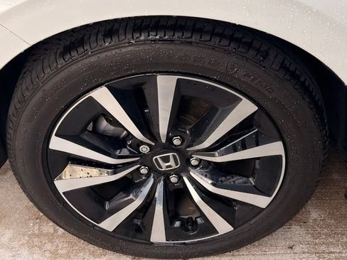 Used 2024 Honda Civic EX image 12