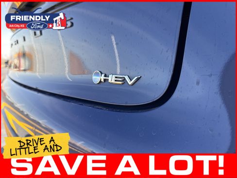 Used 2024 Toyota Prius LE FWD image 35