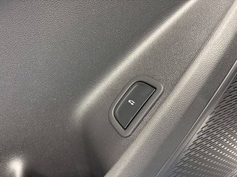 New 2026 Chevrolet Traverse LT w/ Midnight/Sport Edition FWD image 29