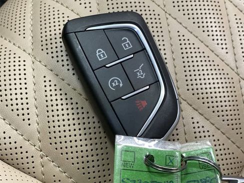 Certified 2025 Cadillac Lyriq Luxury w/ Nappa Leather Package image 28