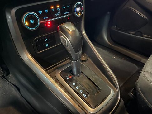 Used 2019 Ford EcoSport SE w/ SE Convenience Package image 12