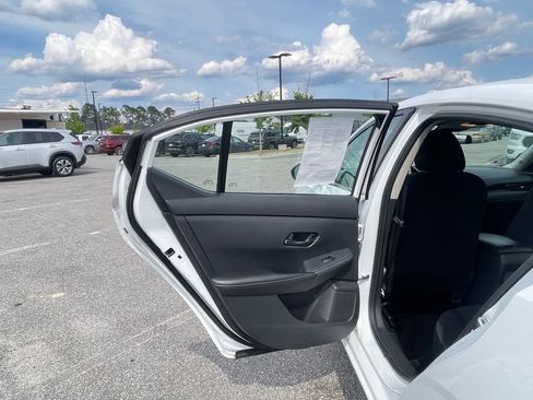 Used 2024 Nissan Sentra SV FWD image 47