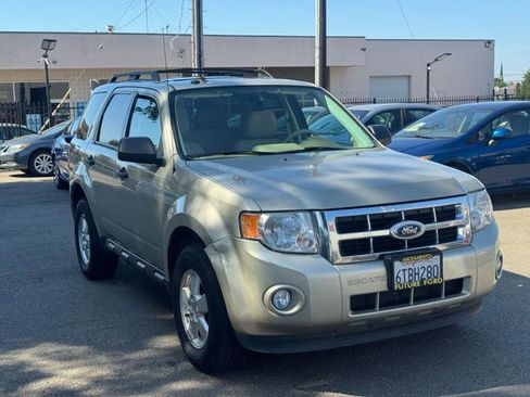 Used 2012 Ford Escape XLT image 3