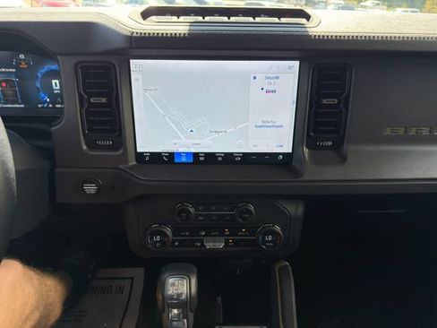 Used 2025 Ford Bronco Badlands AWD/4WD image 24