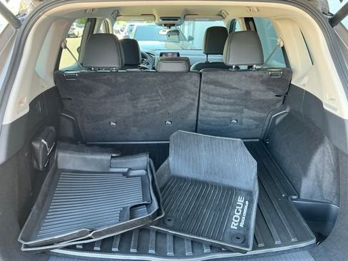 Used 2025 Nissan Rogue SV AWD/4WD image 15
