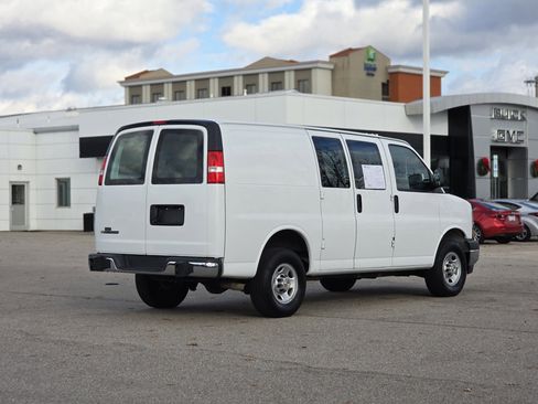 Used 2024 Chevrolet Express 2500 w/ Driver Convenience Package image 7