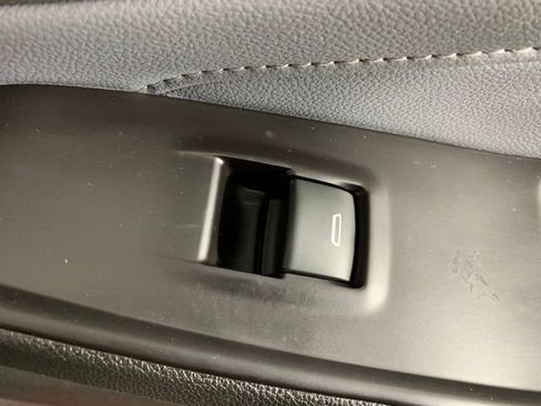 Used 2019 Chevrolet Traverse LT w/ LT Premium Package image 34