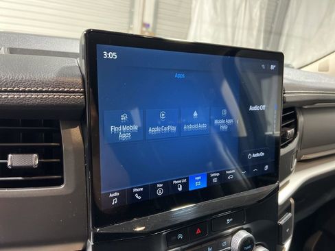 Used 2024 Ford Expedition XLT image 35