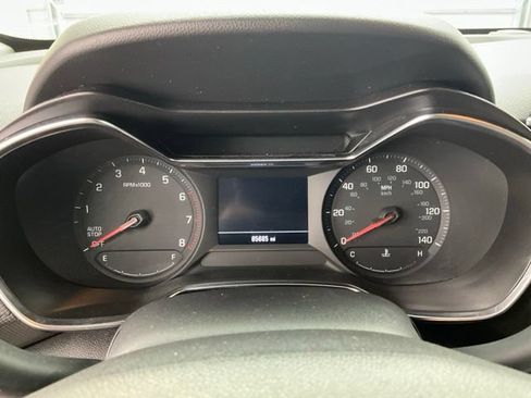 Used 2022 Chevrolet TrailBlazer LT AWD/4WD image 9