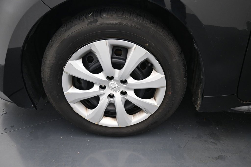 Used 2020 Toyota Corolla LE FWD image 14