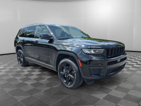 Used 2023 Jeep Grand Cherokee L Altitude AWD/4WD image 2