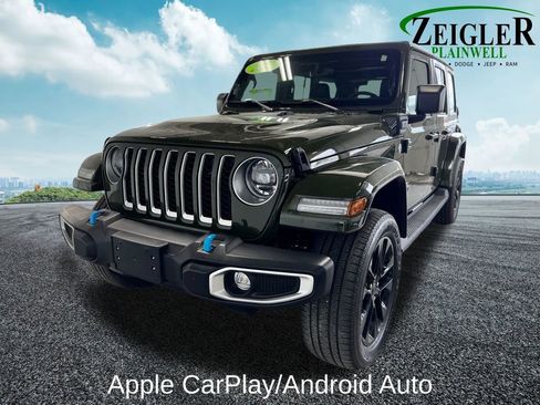 Used 2023 Jeep Wrangler Unlimited Sahara w/ Cold Weather Group AWD/4WD image 8