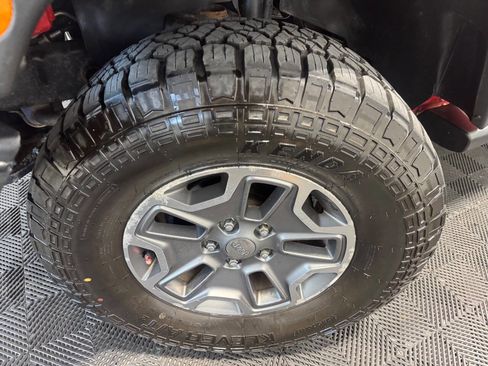 Used 2016 Jeep Wrangler Unlimited Rubicon w/ Connectivity Group image 34