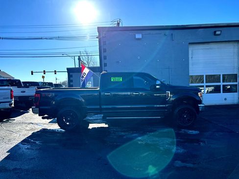 Used 2022 Ford F250 Lariat w/ Chrome Package image 2