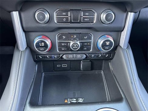 Used 2023 GMC Yukon XL SLT w/ SLT Premium Package image 24