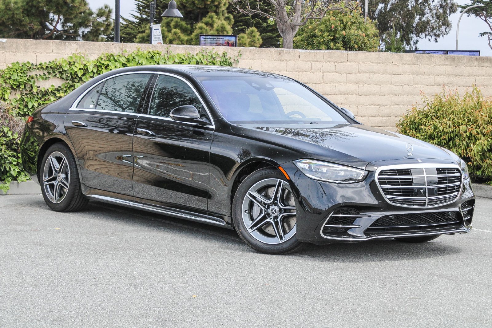 Used 2025 Mercedes-Benz S 580 4MATIC Sedan image 1