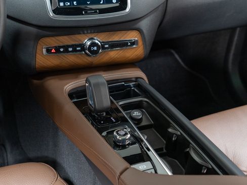 Used 2024 Volvo XC90 B6 Plus w/ Protection Package Premier image 20