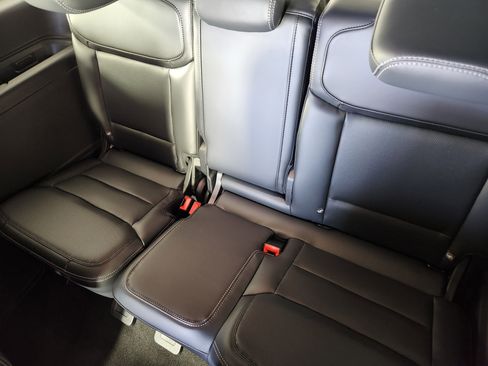 New 2026 Ford Expedition Platinum image 15