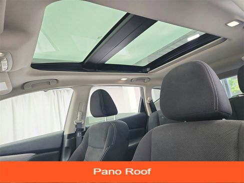 Used 2016 Nissan Murano SV w/ Premium Package image 11