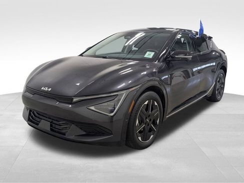 Used 2025 Kia EV6 Wind image 5