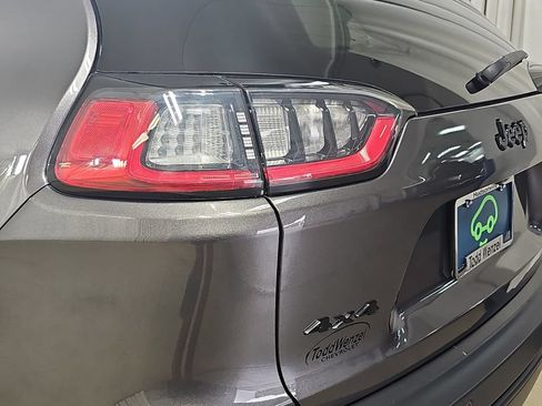 Used 2020 Jeep Cherokee Latitude Plus AWD/4WD image 38