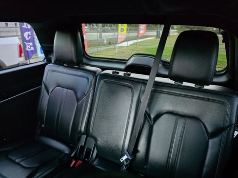 Used 2018 Ford Expedition Limited w/ Equipment Group 301A image 15