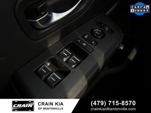 Used 2025 Honda Pilot Touring image 11