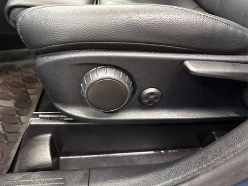 Used 2022 Mercedes-Benz GLB 250 4MATIC image 25