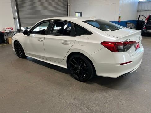 Used 2023 Honda Civic Sport image 5