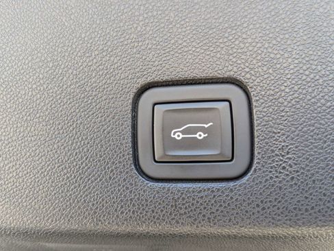 Used 2023 Cadillac XT6 Sport w/ Technology Package AWD/4WD image 18
