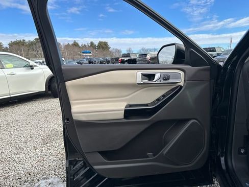 Used 2021 Ford Explorer Platinum w/ Equipment Group 601A image 28