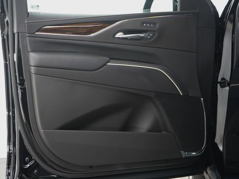 Used 2024 Cadillac Escalade Premium Luxury w/ Performance Package image 22