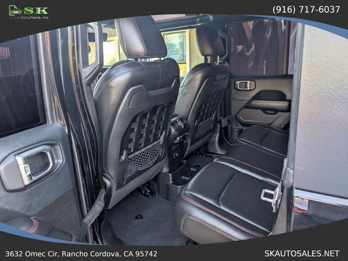 Used 2018 Jeep Wrangler Unlimited Rubicon AWD/4WD image 31