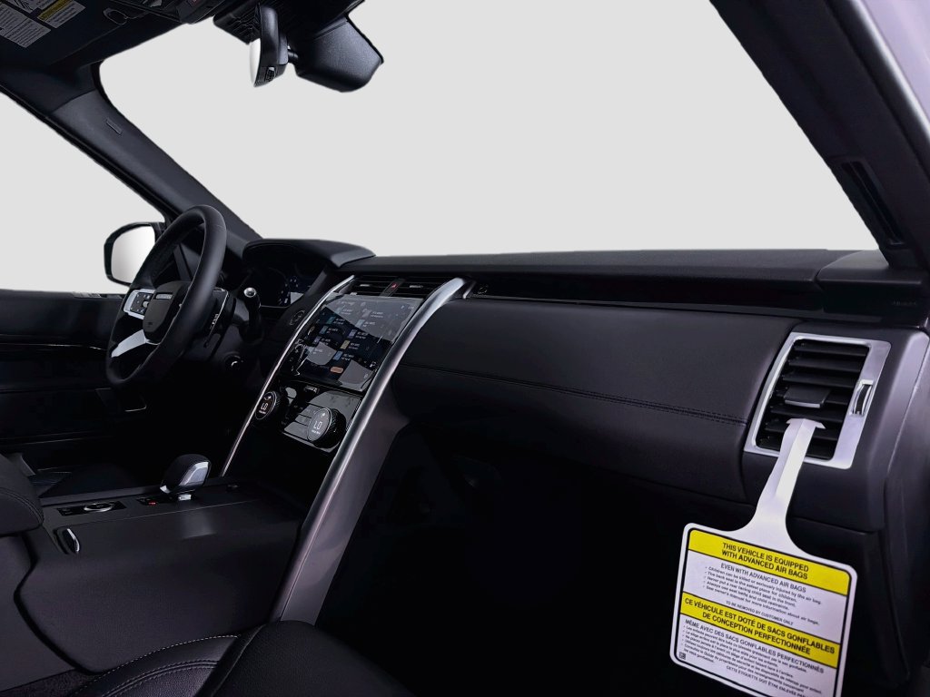 New 2026 Land Rover Discovery S AWD/4WD image 31