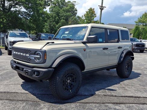 New 2026 Ford Bronco Badlands AWD/4WD image 2