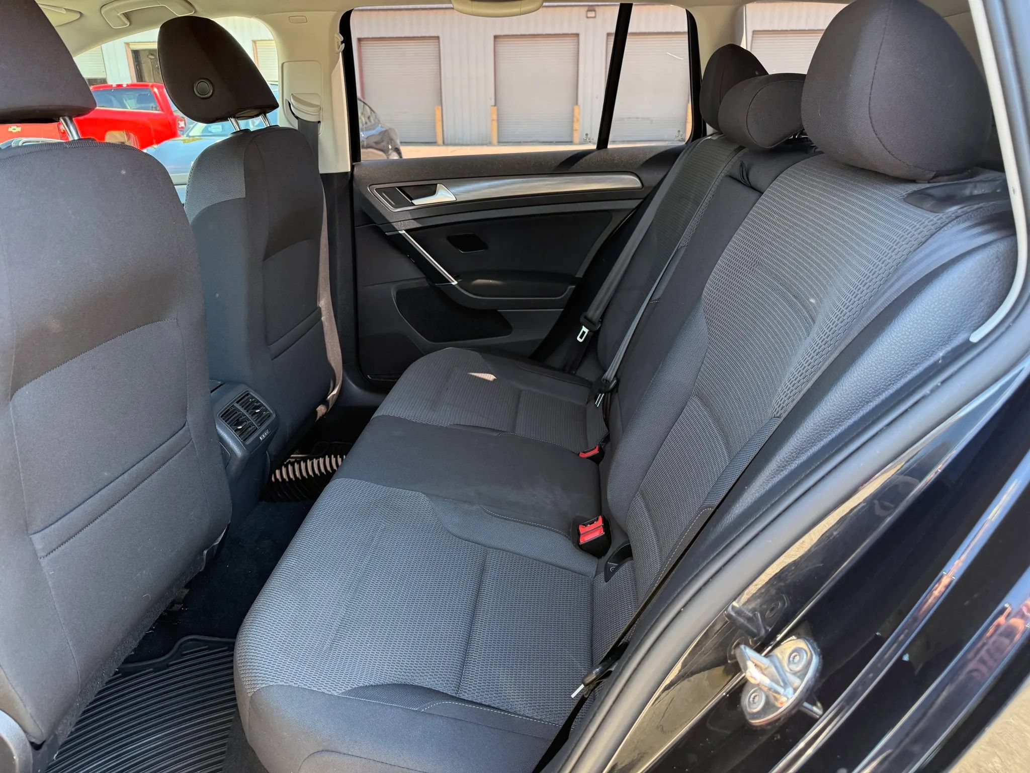 Used 2019 Volkswagen Golf S FWD image 21