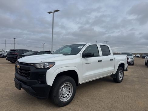 Used 2024 Chevrolet Colorado W/T w/ Safety Package image 8