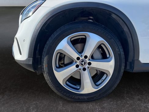 Used 2022 Mercedes-Benz GLC 300 w/ Premium Package Lite image 9