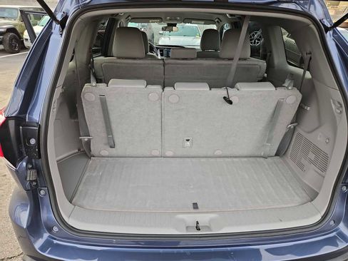Used 2019 Toyota Highlander LE image 31