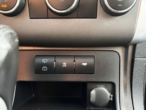 Used 2011 Chevrolet Traverse LT w/ Personal Connectivity Package AWD/4WD image 23