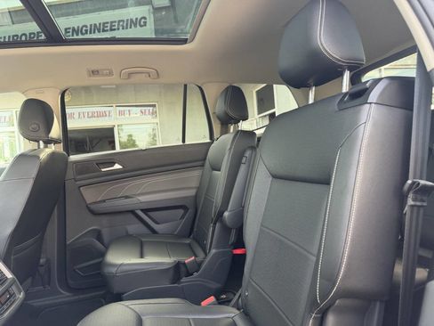 Used 2021 Volkswagen Atlas SE w/ Panoramic Sunroof Package AWD/4WD image 24