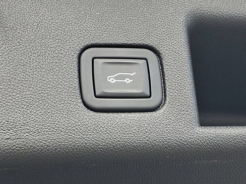 Certified 2024 Chevrolet Equinox LT FWD image 30