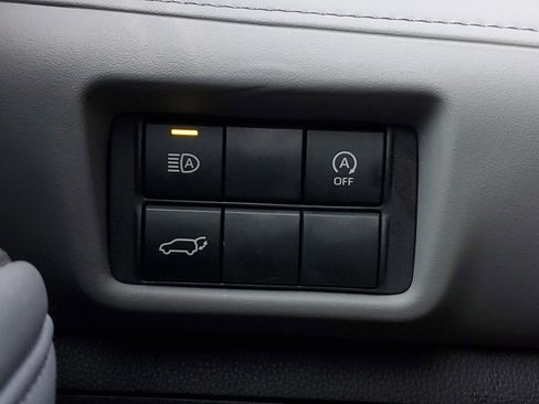 Used 2024 Toyota Highlander XLE image 34