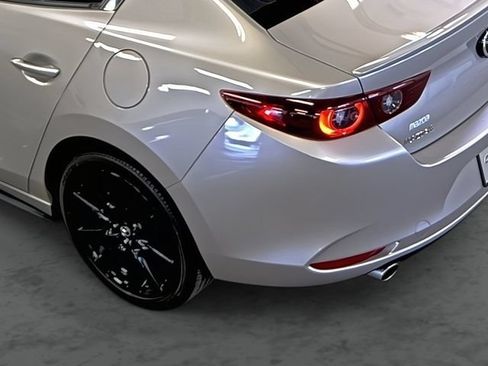 Used 2024 MAZDA MAZDA3 s FWD image 10