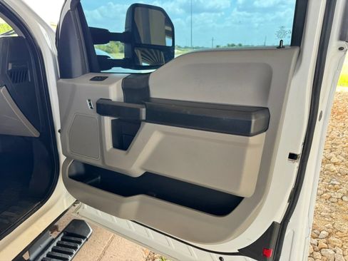 Used 2019 Ford F250 XL w/ Power Equipment Group RWD image 26