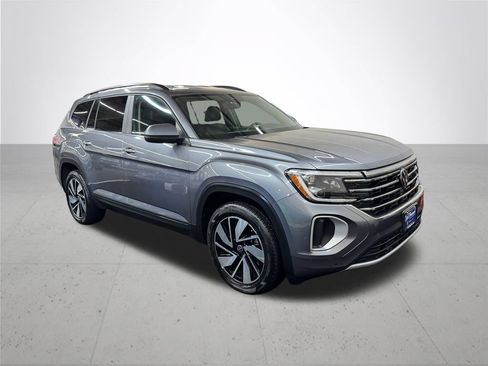 Used 2024 Volkswagen Atlas SE AWD/4WD image 10