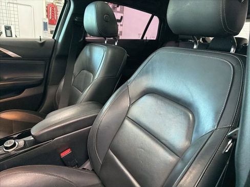 Used 2017 INFINITI QX30 Premium FWD image 11