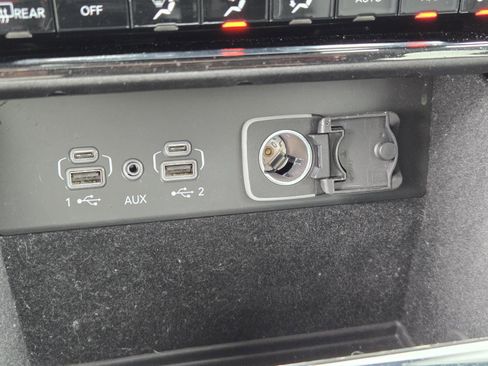 Certified 2022 Jeep Grand Cherokee L Limited RWD image 13